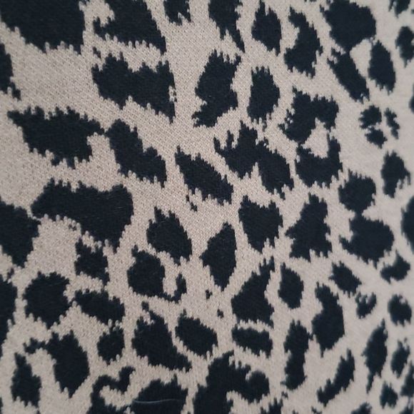 GRACE animal-print cape-style coat. - Picture 12 of 12